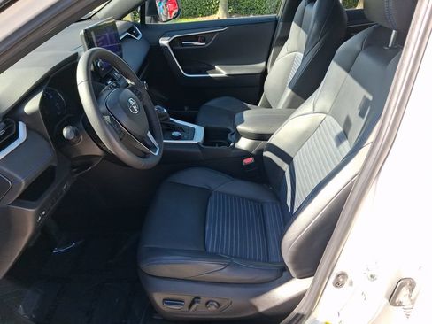 Used 2023 Toyota RAV4 XSE AWD/4WD image 12