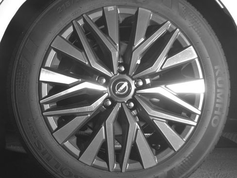 Used 2025 Nissan Altima 2.5 SV FWD image 14