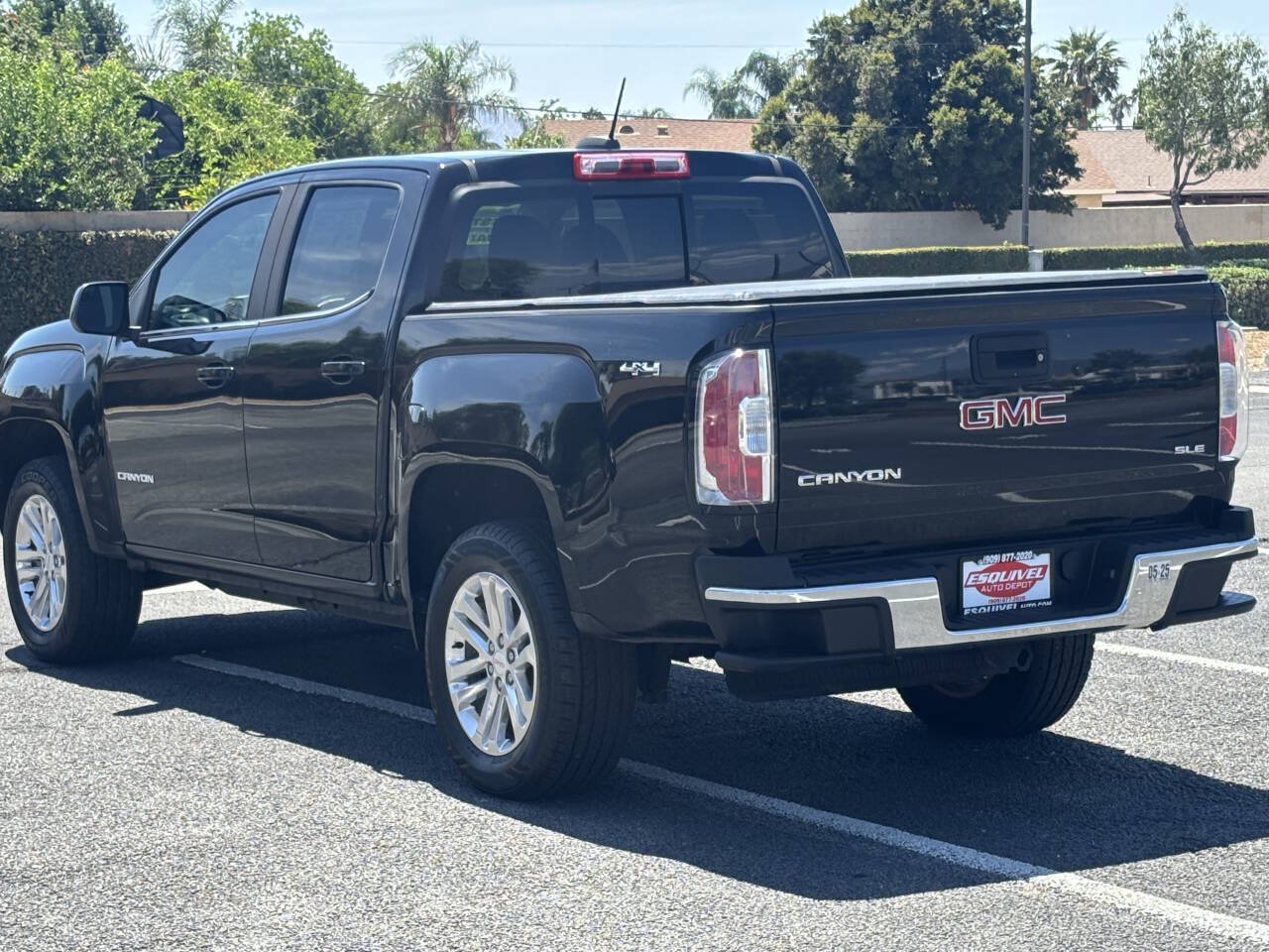 Used 2017 GMC Canyon SLE w/ Nightfall Edition AWD/4WD image 25