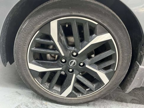 Used 2023 Nissan Versa SR w/ Trunk Package FWD image 10