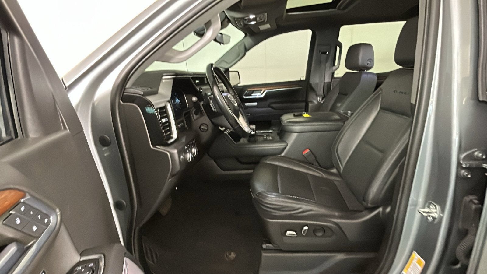 Used 2023 GMC Sierra 1500 Denali w/ Denali Reserve Package AWD/4WD image 13