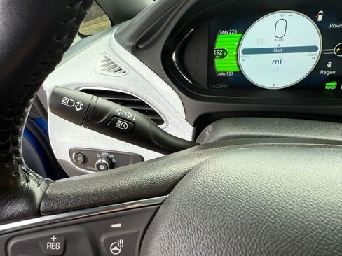 Used 2020 Chevrolet Bolt LT image 31