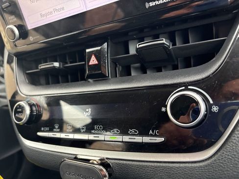 Used 2022 Toyota Corolla LE image 26