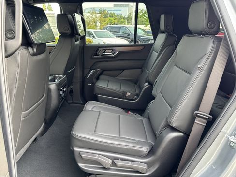 New 2026 GMC Yukon Denali w/ Denali Reserve Package AWD/4WD image 23