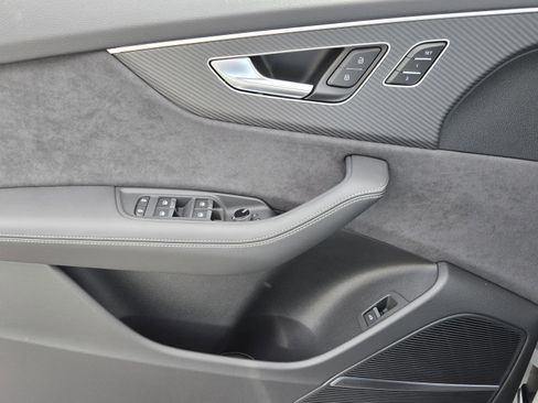 New 2026 Audi SQ8 Premium Plus AWD/4WD image 12