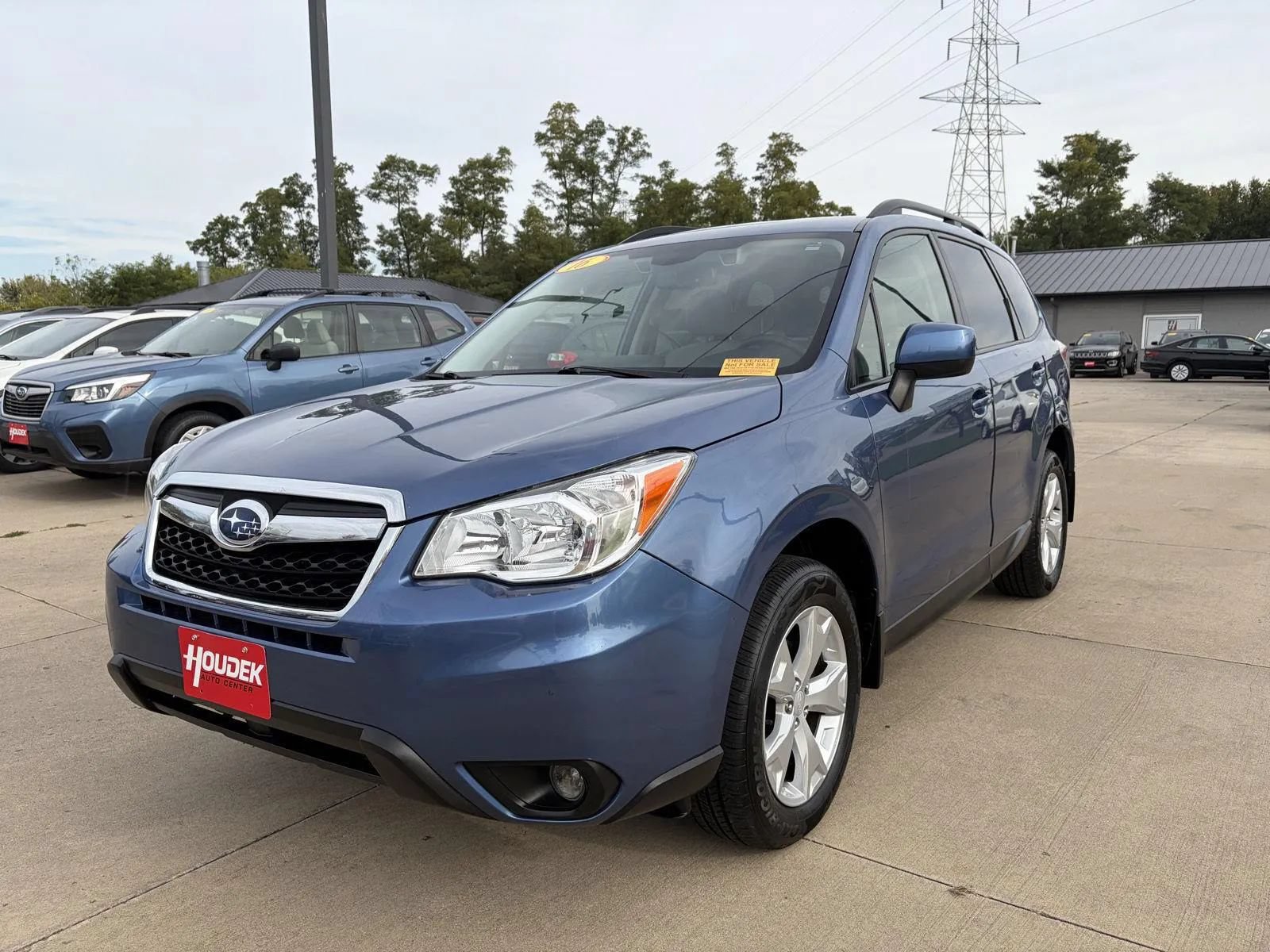 Used 2016 Subaru Forester 2.5i Premium AWD/4WD image 3