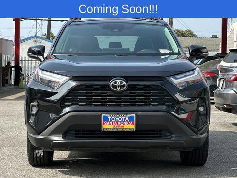 Used 2023 Toyota RAV4 XLE Premium FWD image 9