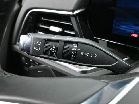 Used 2025 Chevrolet Suburban Premier image 23