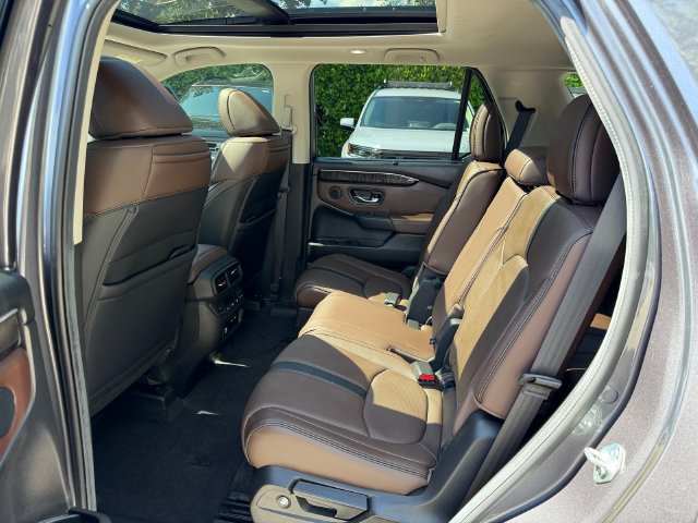 Used 2024 Honda Pilot Elite image 15