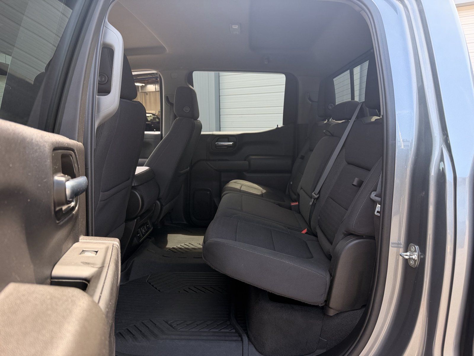 Used 2022 Chevrolet Silverado 1500 LT AWD/4WD image 28