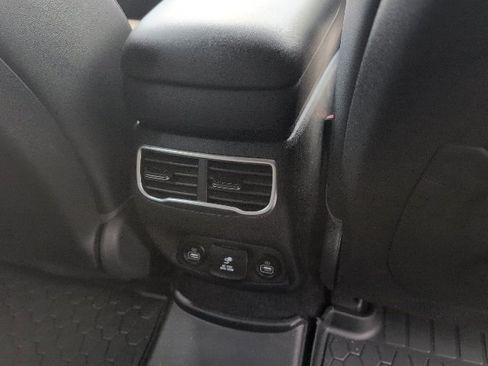 Used 2023 Hyundai Santa Fe Limited image 15