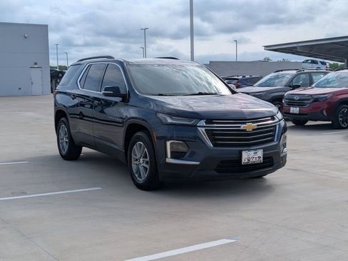 Used 2023 Chevrolet Traverse LT FWD image 7