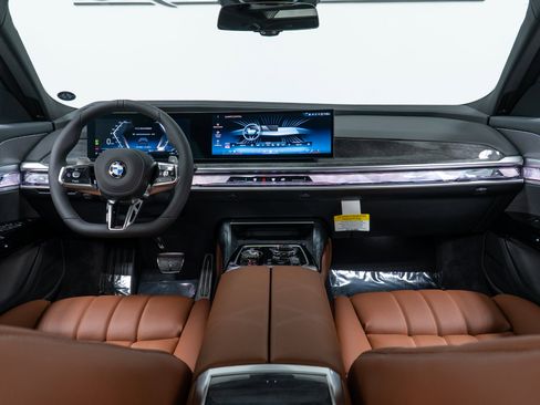 Used 2025 BMW 760i xDrive w/ Executive Package image 16