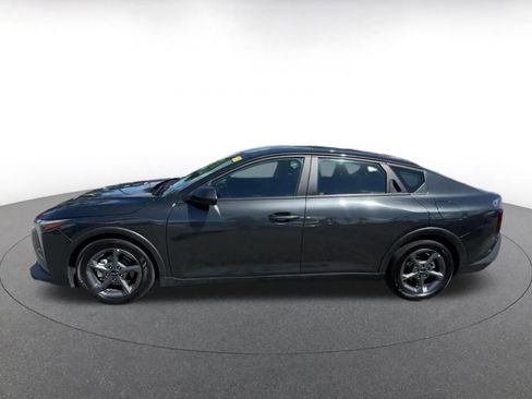 Used 2025 Kia K4 LXS image 9