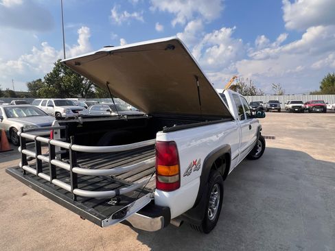 Used 2001 GMC Sierra 2500 4x4 Extended Cab w/ Convenience Plus Group image 24