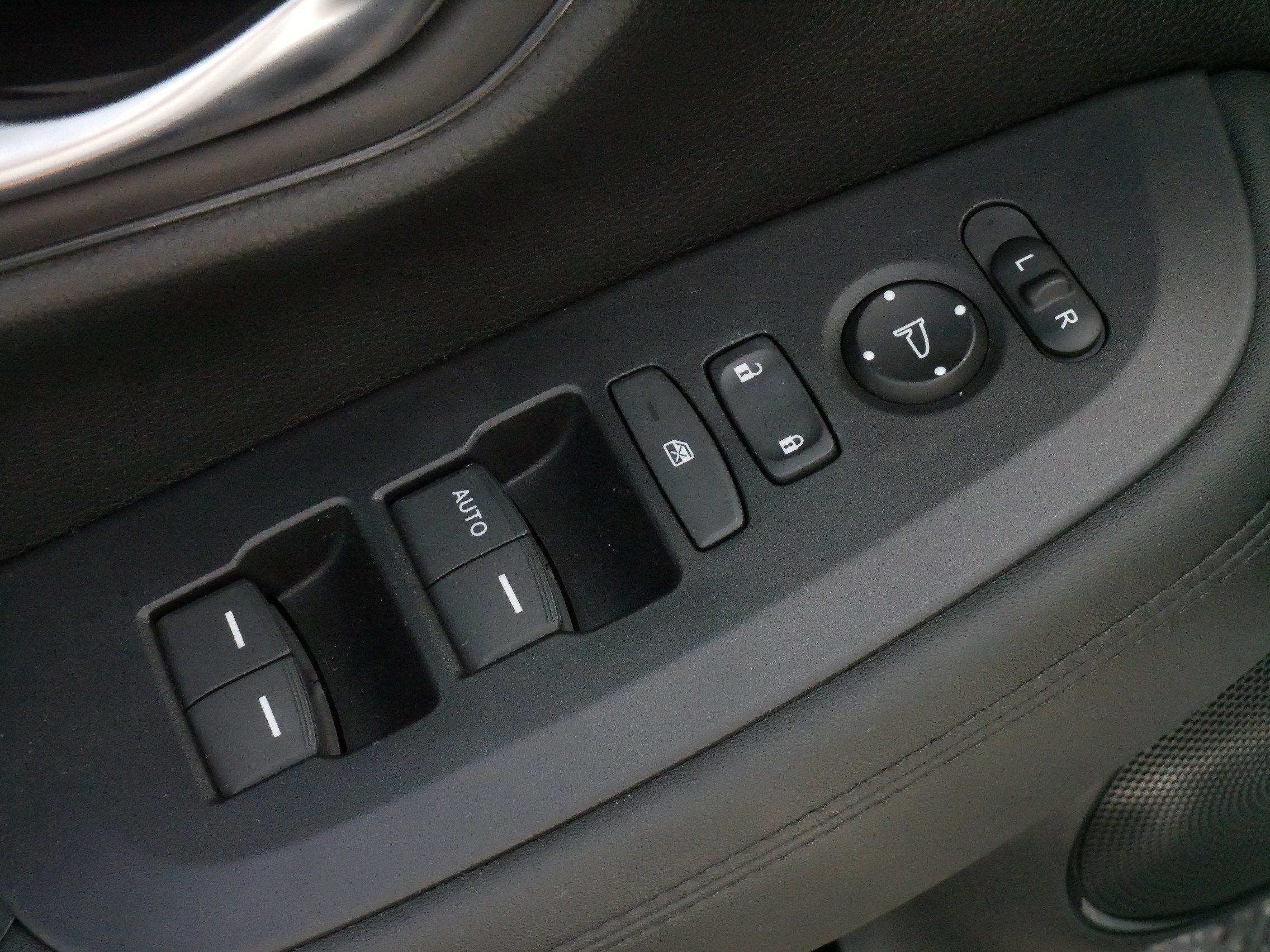 Used 2024 Honda HR-V LX image 19