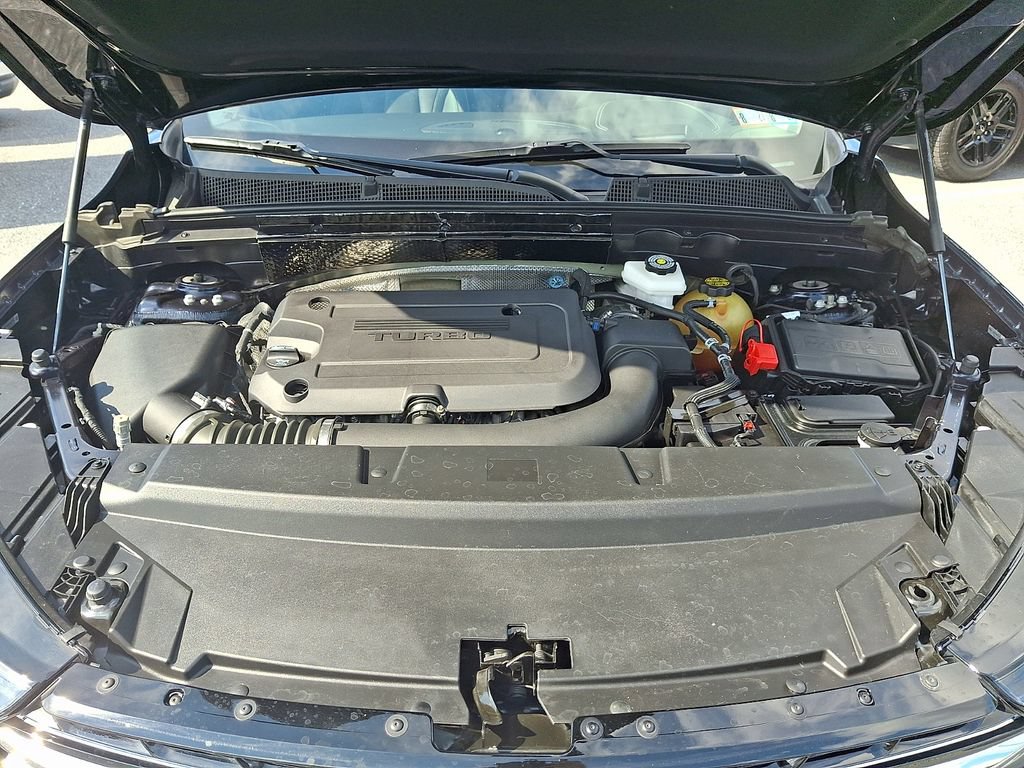 Used 2021 Buick Envision Essence w/ Technology Package I AWD/4WD image 32