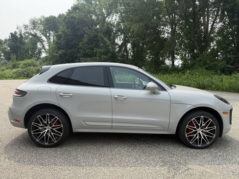 Used 2023 Porsche Macan S AWD/4WD image 6