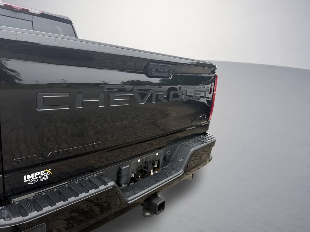 Used 2025 Chevrolet Silverado 2500 High Country w/ High Country Premium Package AWD/4WD image 38