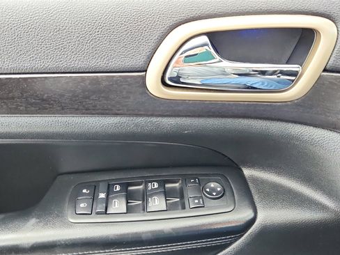 Used 2014 Jeep Grand Cherokee Altitude image 24