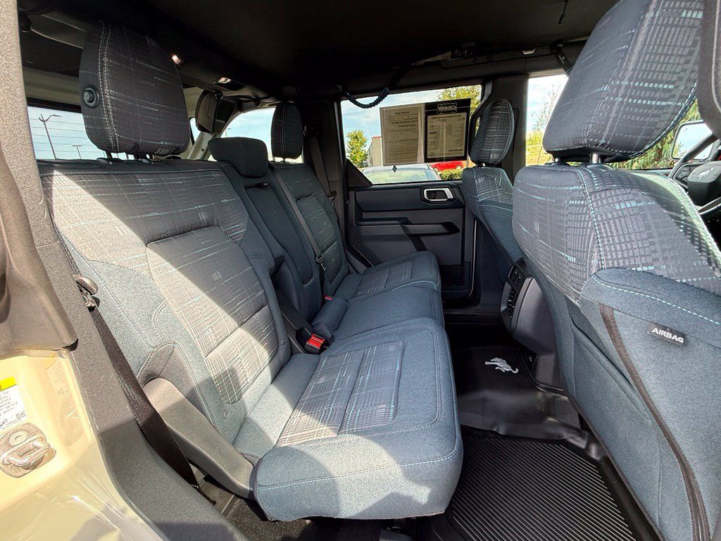 Used 2026 Ford Bronco Heritage Edition AWD/4WD image 40
