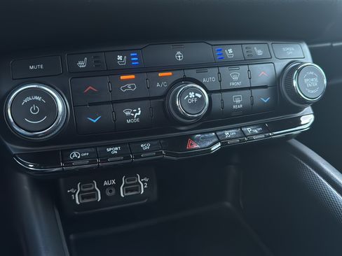 Used 2024 Dodge Durango GT AWD/4WD image 18