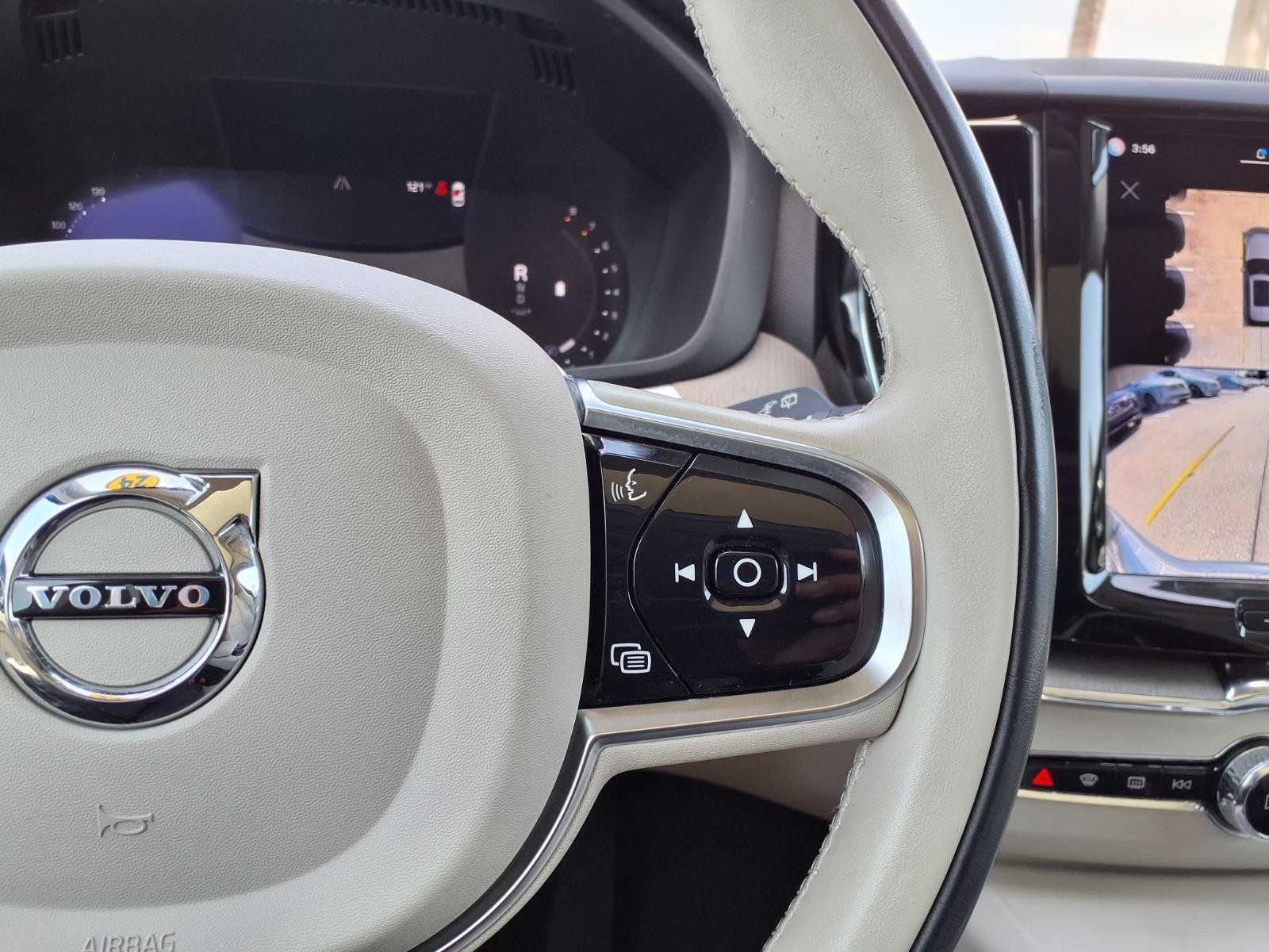 Certified 2024 Volvo XC60 B5 Plus w/ Protection Package Premier AWD/4WD image 28