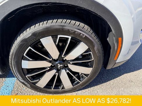 Used 2025 Mitsubishi Outlander SE FWD image 34