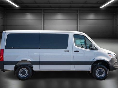 Used 2025 Mercedes-Benz Sprinter 2500 image 5