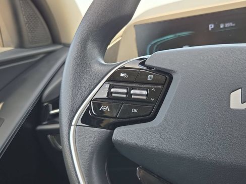 Used 2025 Kia Niro LX FWD image 20