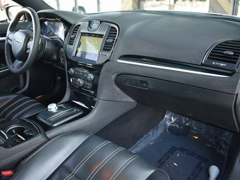 Used 2023 Chrysler 300 S image 22