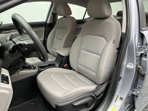 Used 2017 Hyundai Elantra SE FWD image 7