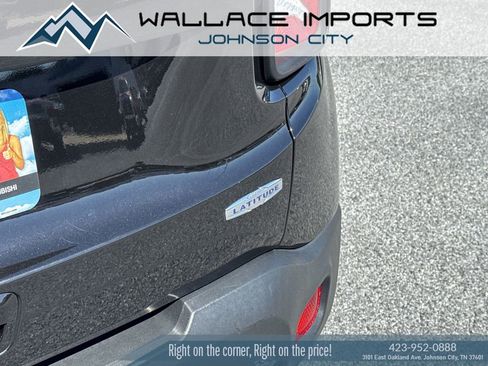 Used 2022 Jeep Renegade Latitude AWD/4WD image 11