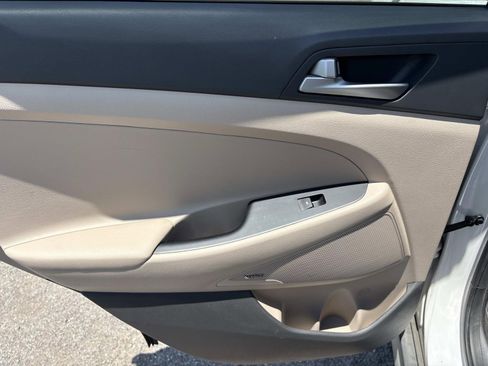 Used 2017 Hyundai Tucson SE Plus w/ Cargo Package AWD/4WD image 18