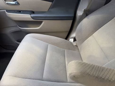 Used 2014 Honda Odyssey EX image 21