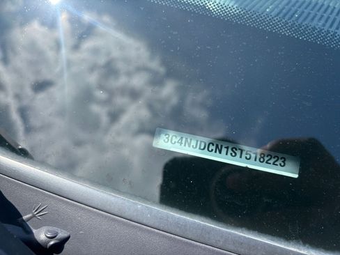 Used 2025 Jeep Compass Limited AWD/4WD image 28