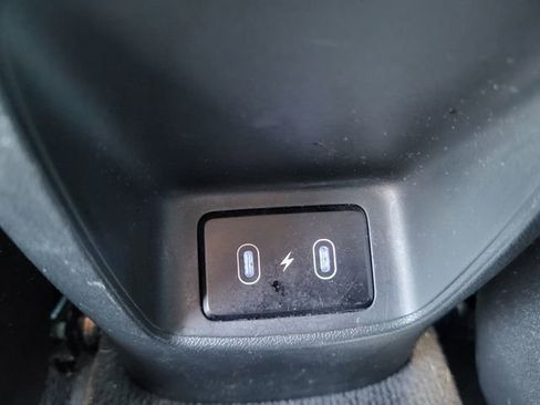 Used 2025 Hyundai Elantra Limited image 17