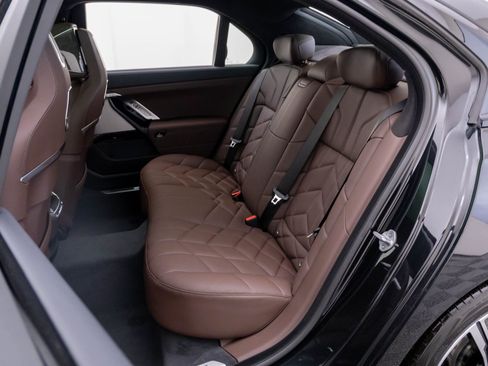 New 2026 BMW 760i xDrive w/ Executive Package image 20