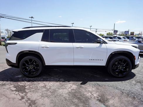 Used 2024 Chevrolet Traverse RS FWD image 50