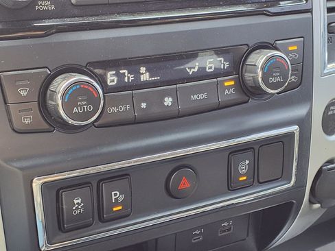 Used 2021 Nissan Titan SV w/ SV Convenience Package AWD/4WD image 8