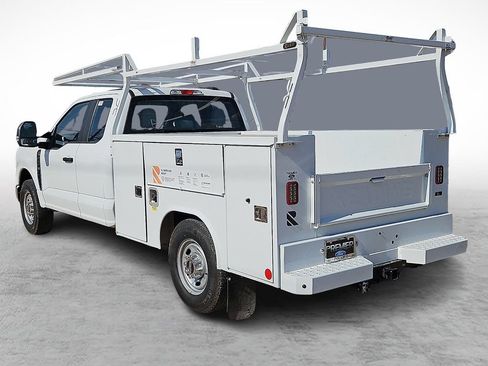 Used 2023 Ford F250 XL w/ XL Chrome Package RWD image 7