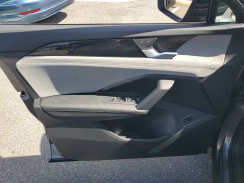 New 2026 Volkswagen Tiguan SE R-Line FWD image 14