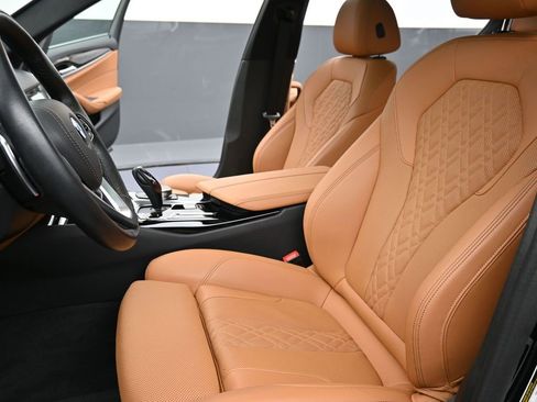 Used 2022 BMW 530i xDrive w/ Convenience Package image 10