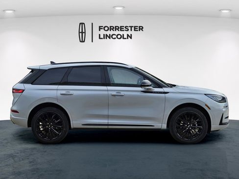 New 2026 Lincoln Corsair Premiere image 2