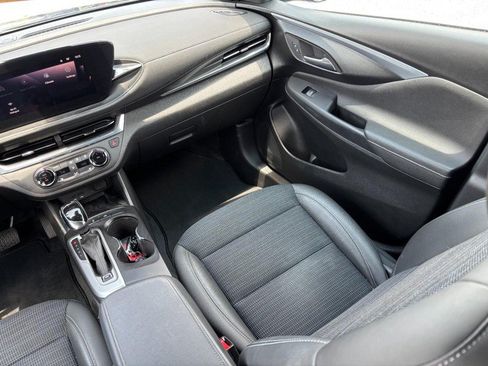 Used 2025 Buick Envista Preferred w/ Convenience I Package FWD image 16