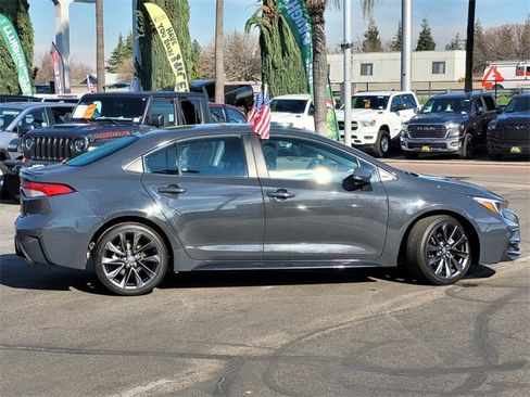 Used 2024 Toyota Corolla SE image 4