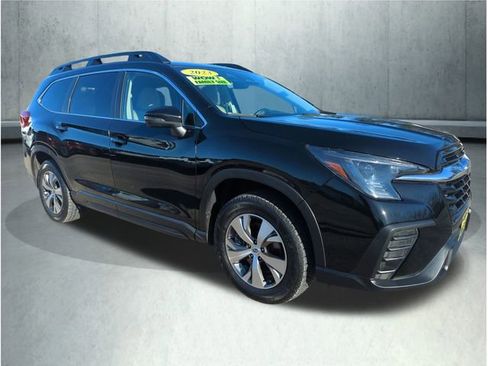Used 2023 Subaru Ascent Premium w/ Convenience Package image 8