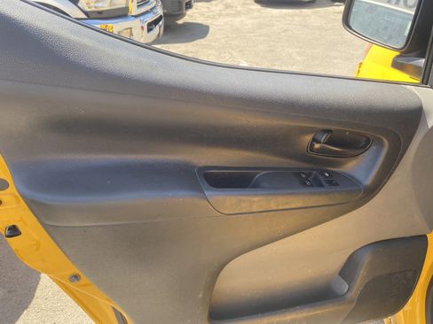 Used 2016 Nissan NV200 image 8