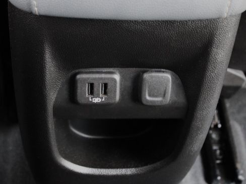 Used 2019 Chevrolet Colorado Z71 image 45