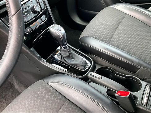 Used 2022 Buick Encore Preferred w/ Safety Package FWD image 13